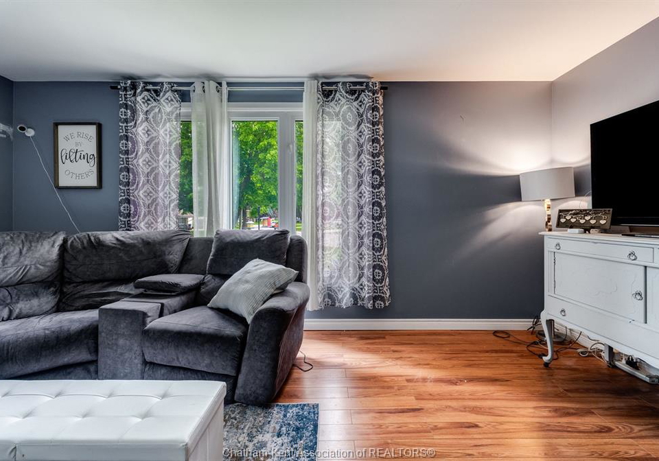 4-donalda-drive-chatham-ontario-26019280
