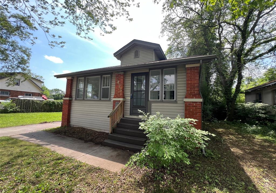 2423-princess-avenue-windsor-ontario-26019287