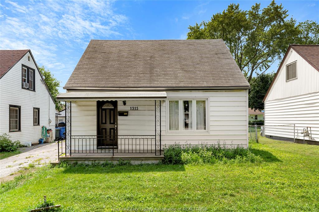 1315-partington-avenue-windsor-ontario-26019303