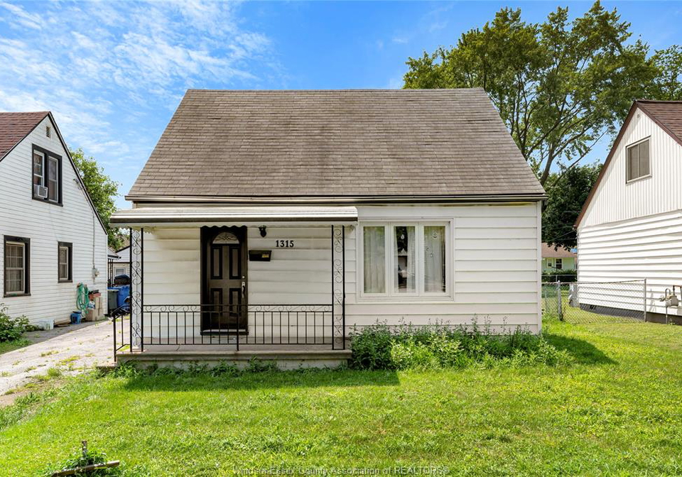 1315-partington-avenue-windsor-ontario-26019303