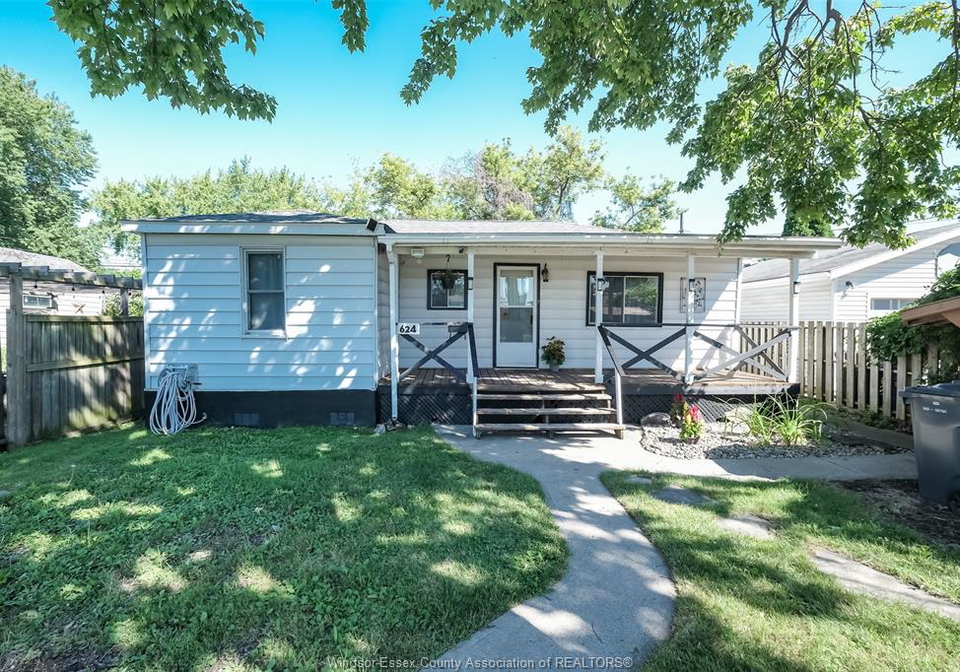 624-charles-windsor-ontario-26019307