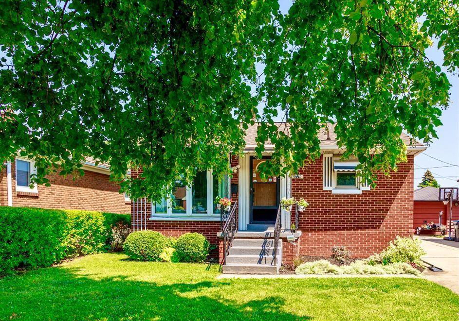 3775-myrtle-windsor-ontario-26019315