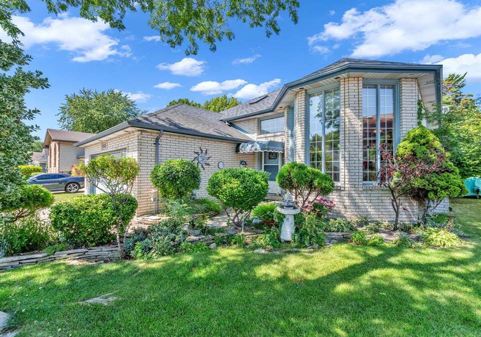 845-superior-street-lasalle-ontario-26019319
