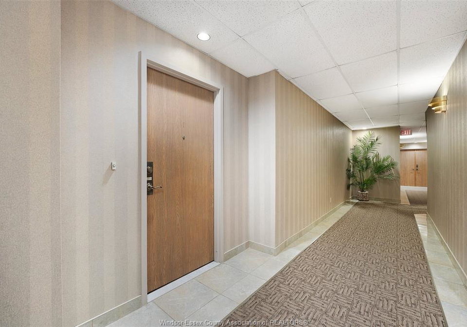 4789-riverside-drive-east-windsor-ontario-26019321