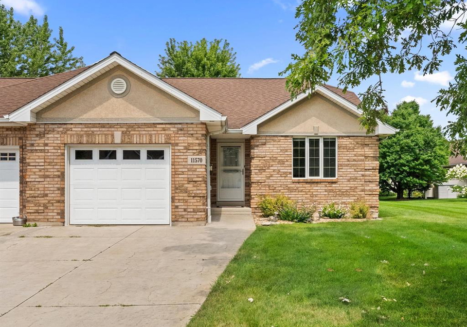 11570-cormorant-street-windsor-ontario-26019324