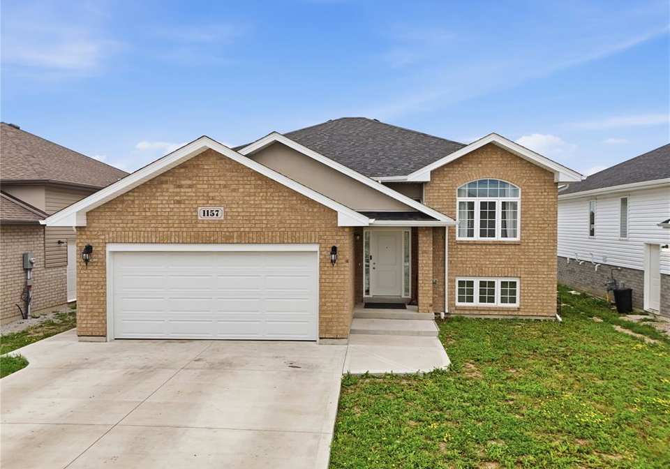 1157-aspen-ridge-crescent-lakeshore-ontario-26019325