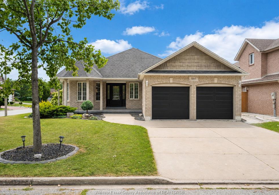 597-compton-windsor-ontario-26019359
