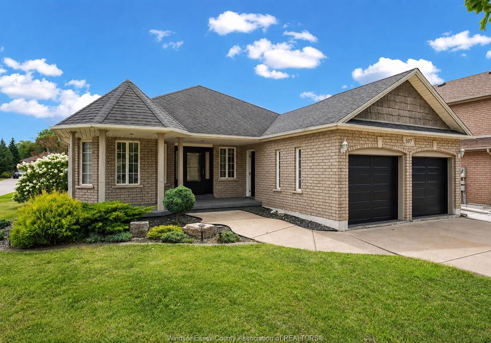 597-compton-windsor-ontario-26019359