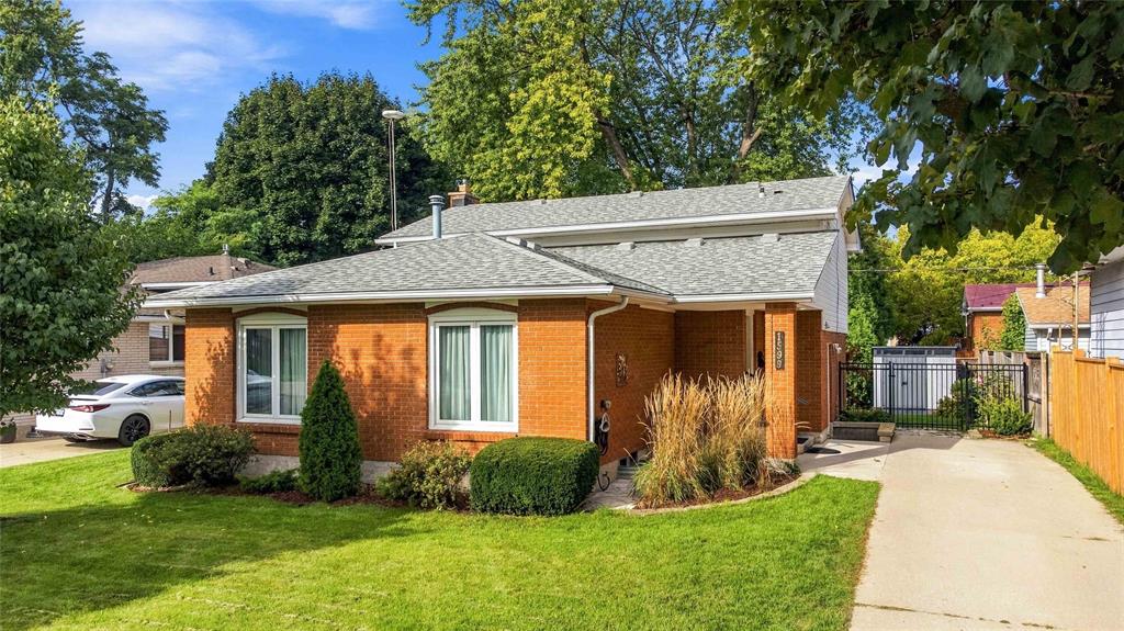1599-coventry-court-sarnia-ontario-26019376