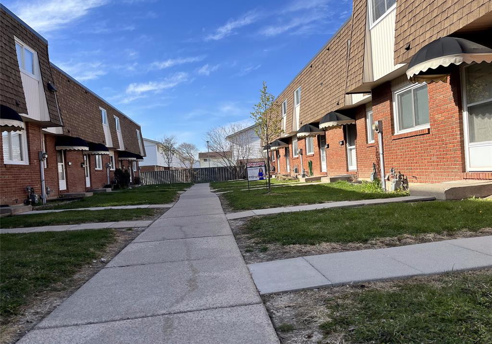 5420-lassaline-windsor-ontario-26019384