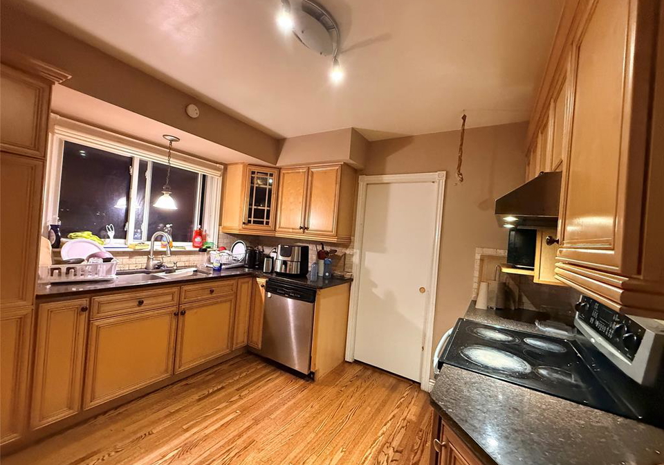 3087-avondale-avenue-windsor-ontario-26019385