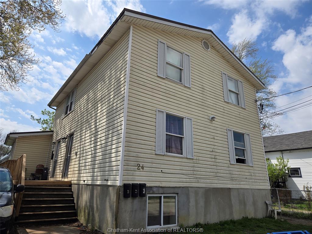 24-foster-street-chatham-ontario-26019398