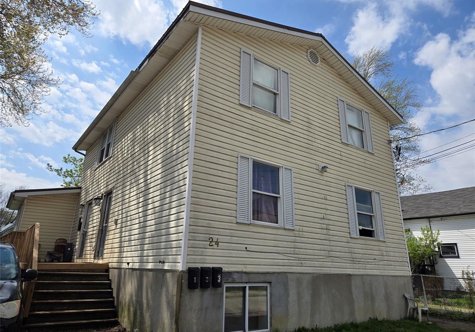 24-foster-street-chatham-ontario-26019398