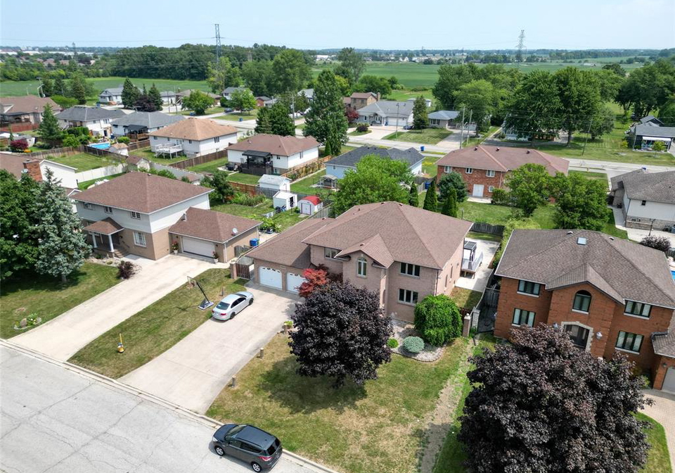 2350-docherty-drive-tecumseh-ontario-26019403