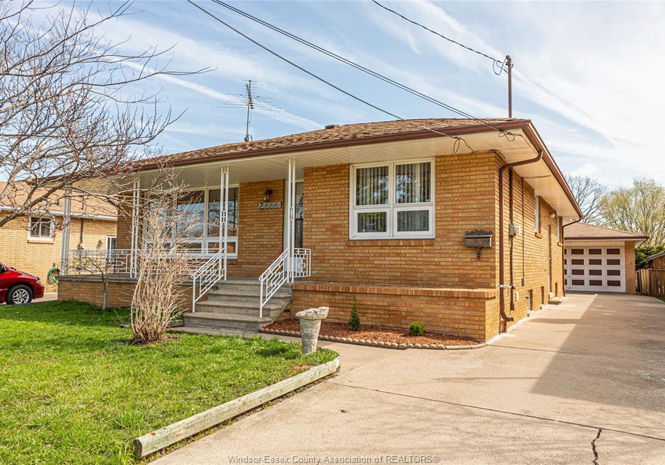 2666-jos-st-louis-windsor-ontario-26019407