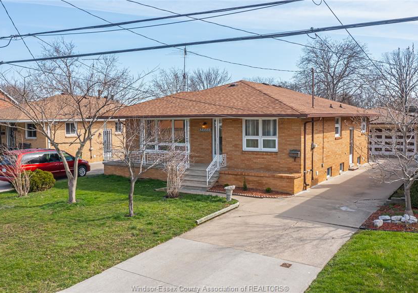 2666-jos-st-louis-windsor-ontario-26019407