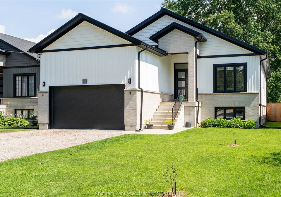 339-oak-street-west-bothwell-ontario-26019440