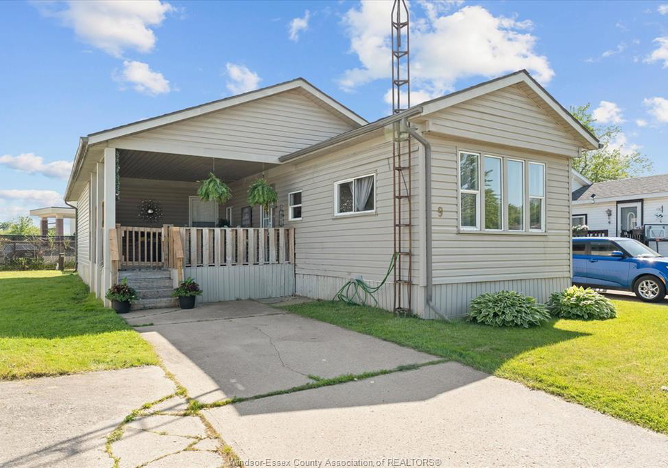 9-parkside-mcgregor-ontario-26019446