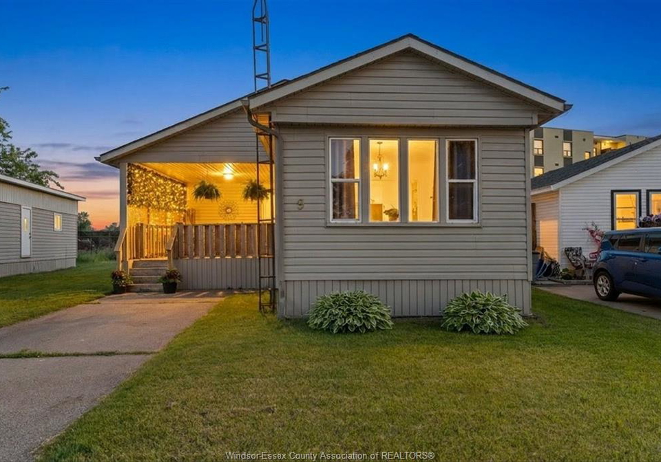 9-parkside-mcgregor-ontario-26019446