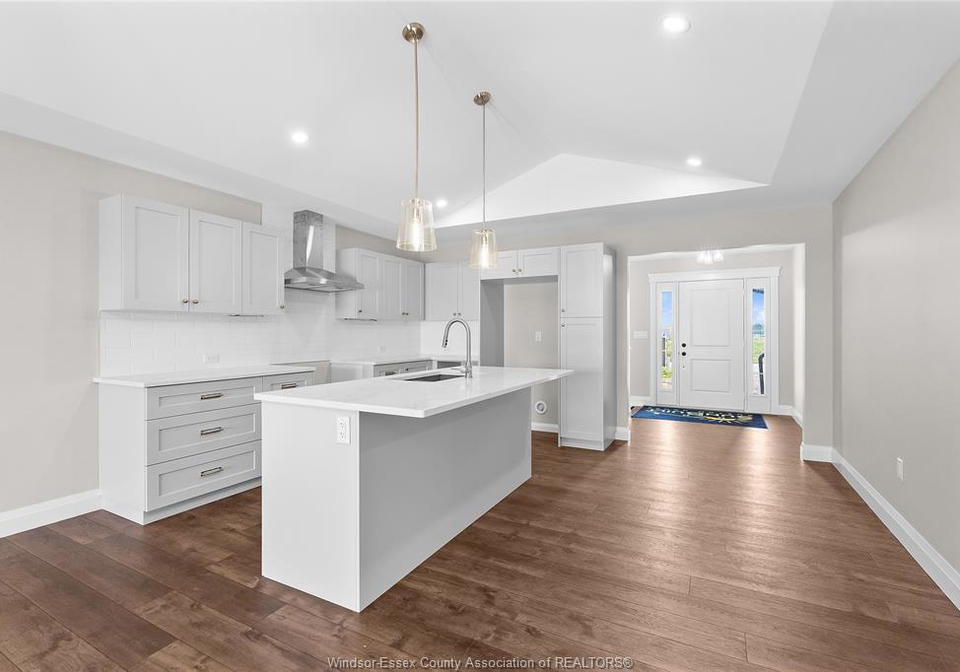 260-angelo-lasalle-ontario-26019448