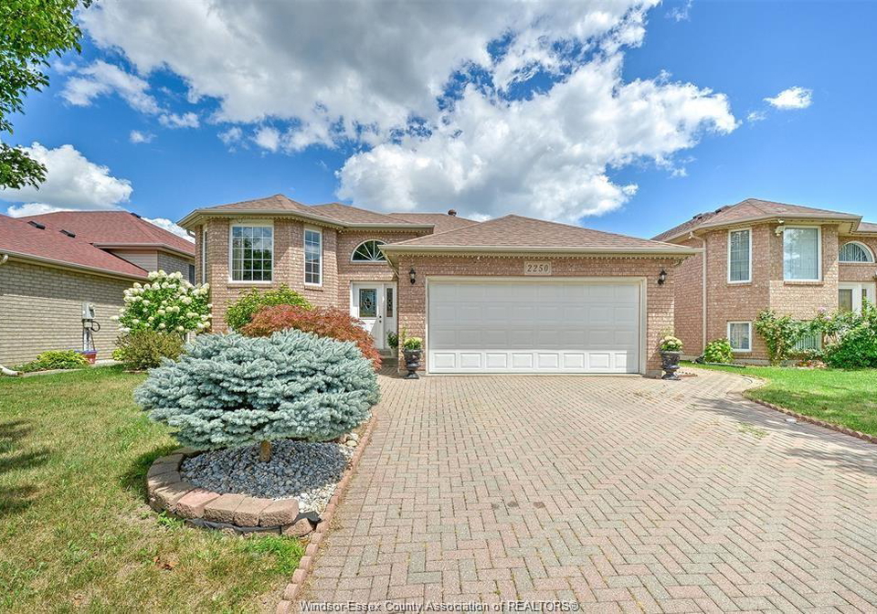 2250-everts-avenue-windsor-ontario-26019452