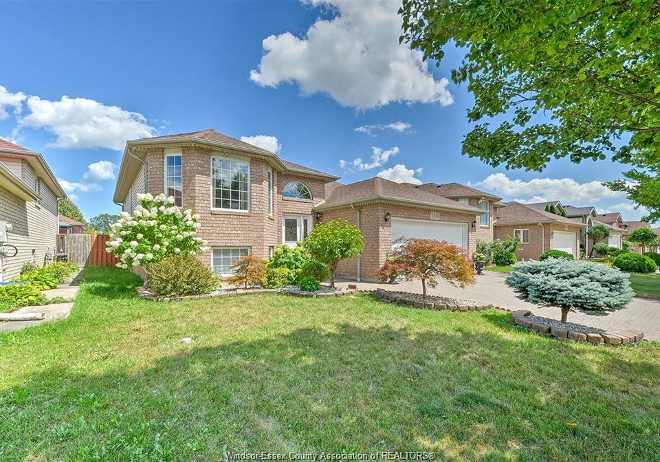2250-everts-avenue-windsor-ontario-26019452