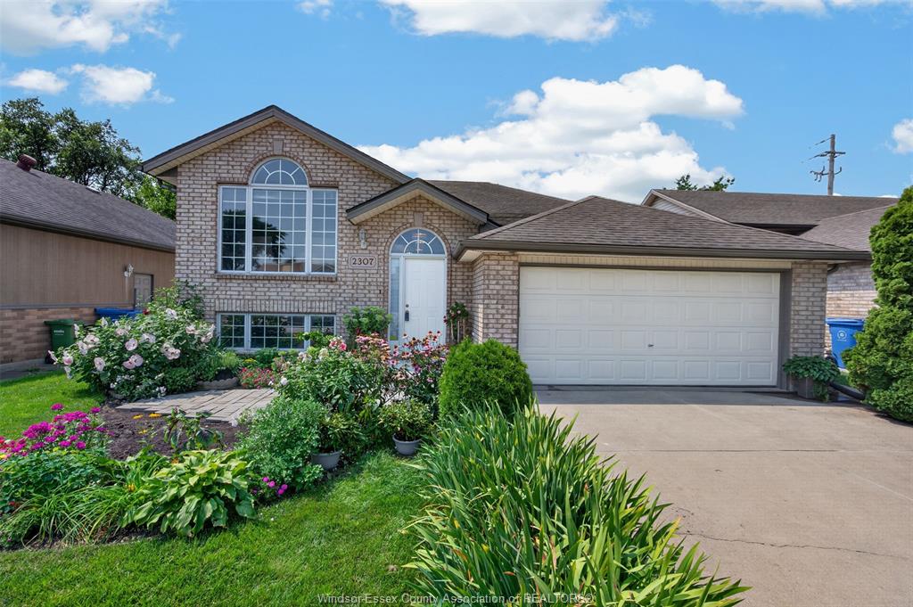 2307-northway-avenue-windsor-ontario-26019463