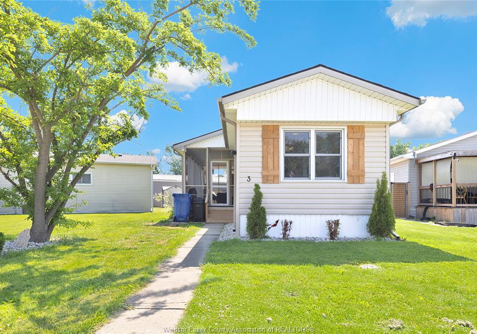 3-lilac-mcgregor-ontario-26019471