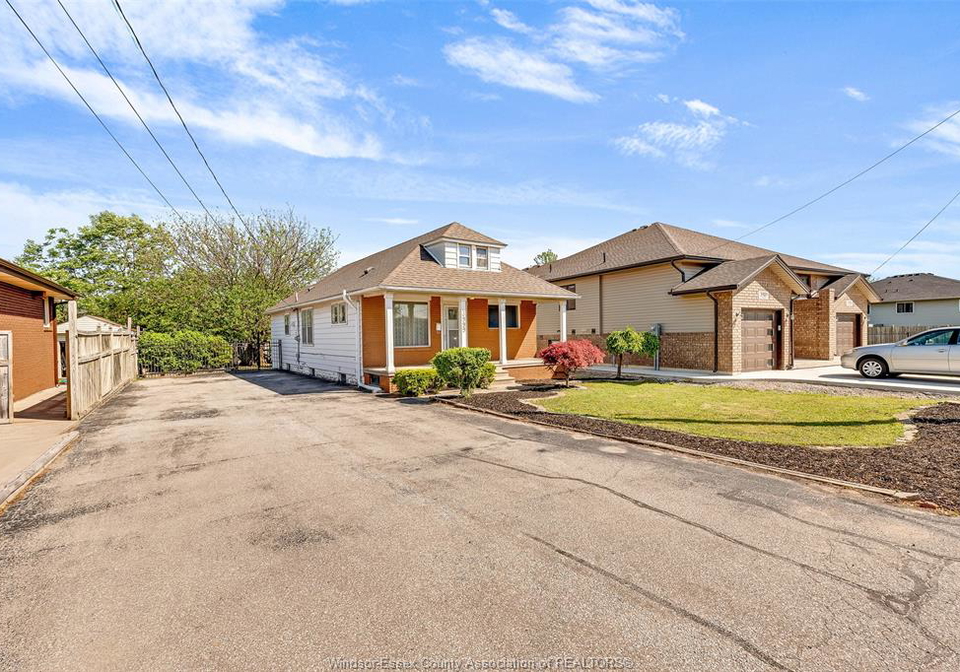 3999-grand-marais-road-east-windsor-ontario-26019472
