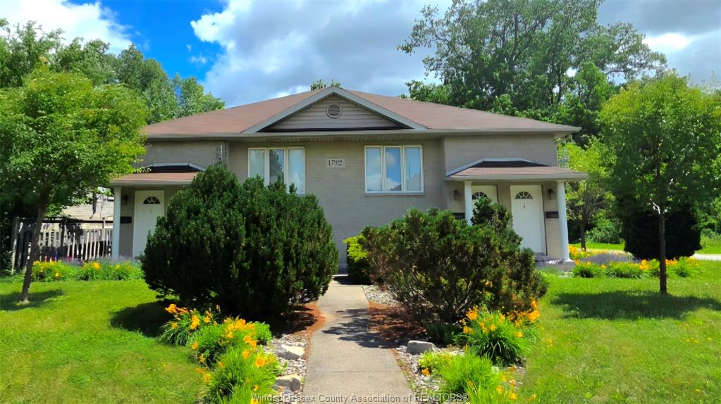 1792-northway-windsor-ontario-26019473
