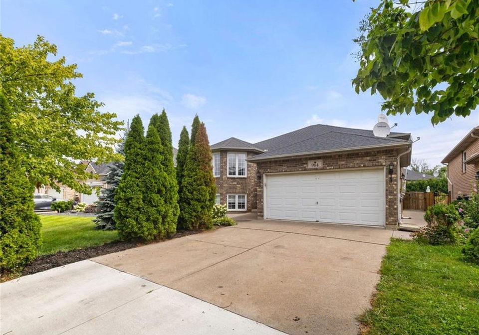 964-greenpark-windsor-ontario-26019481