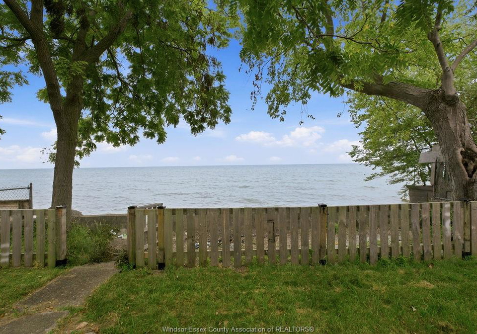 1437-heritage-road-kingsville-ontario-26019500