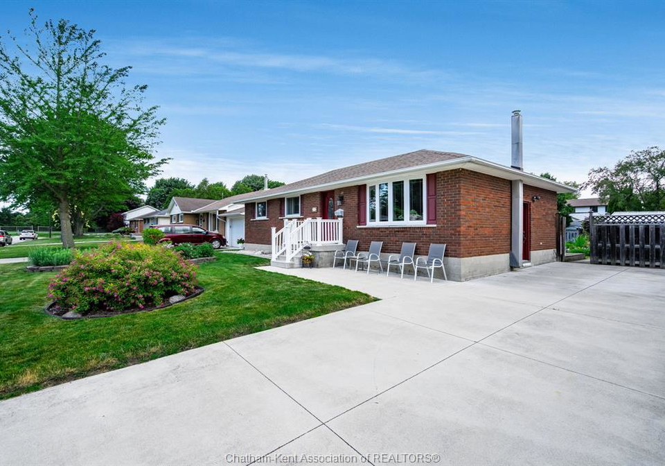 175-sylvester-drive-chatham-ontario-26019508