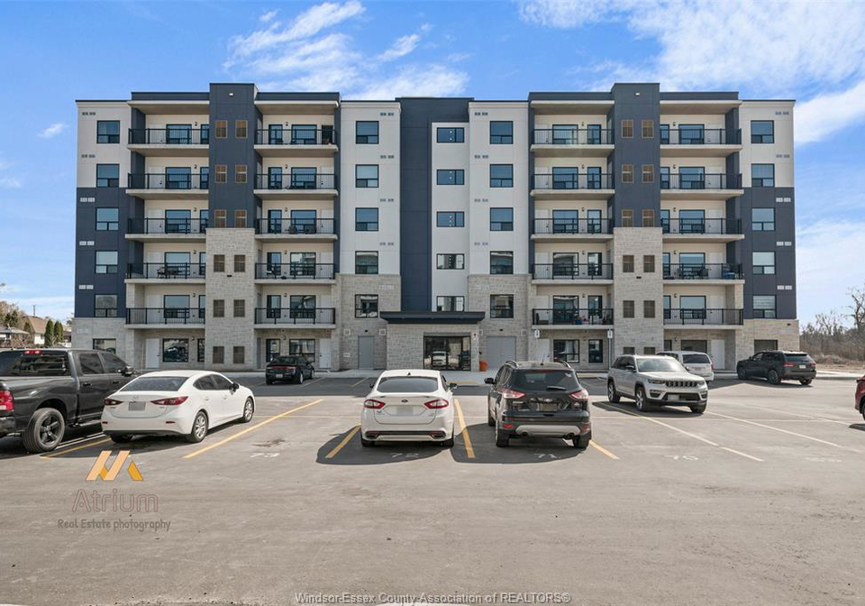 3320-stella-crescent-windsor-ontario-26019512
