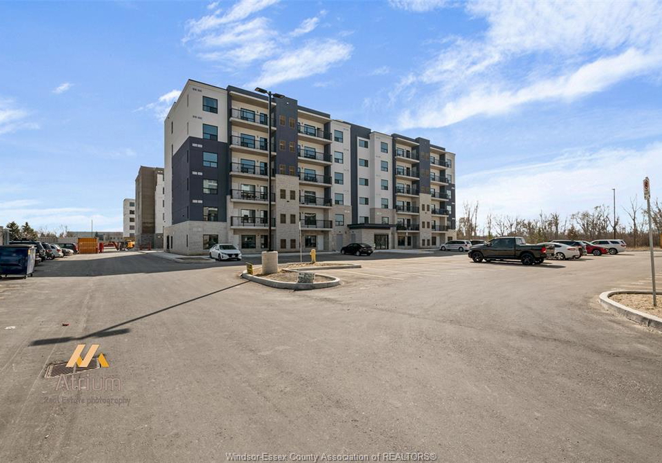 3320-stella-crescent-windsor-ontario-26019512