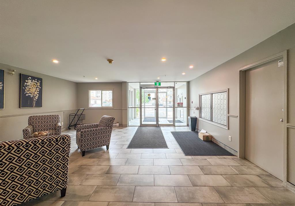 1655-grand-marais-windsor-ontario-26019513