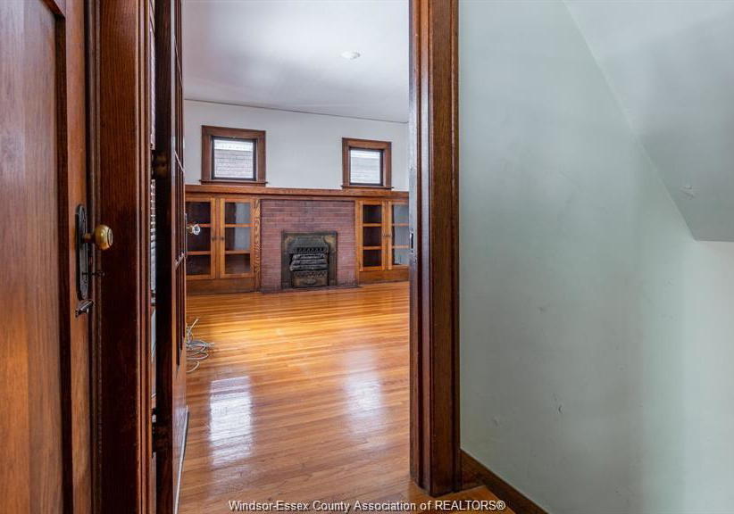 533-moy-avenue-windsor-ontario-26019517