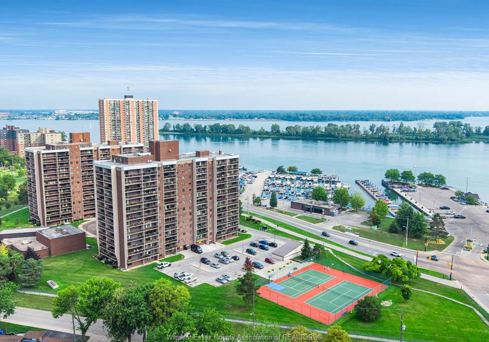 9099-riverside-drive-east-windsor-ontario-26019542