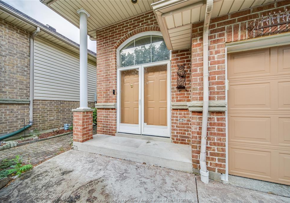 1511-chateau-avenue-windsor-ontario-26019548
