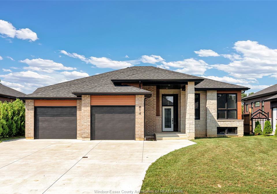 14-woodland-street-kingsville-ontario-26019559
