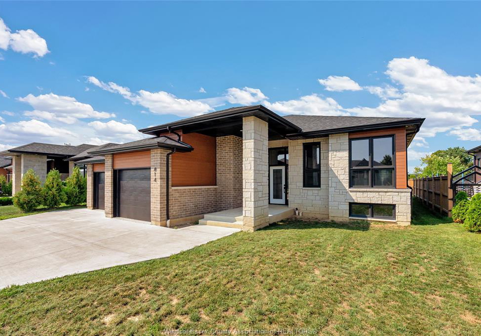 14-woodland-street-kingsville-ontario-26019559