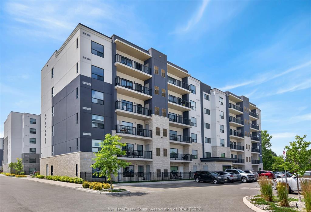 3320-stella-crescent-windsor-ontario-26019562