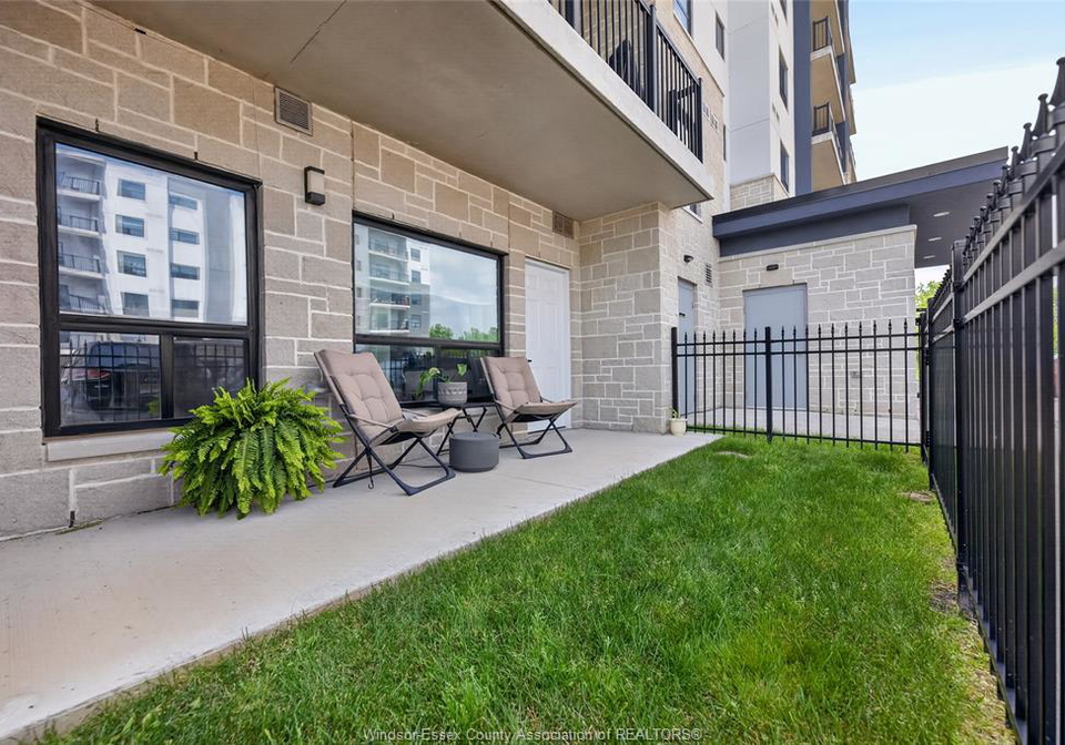 3320-stella-crescent-windsor-ontario-26019562