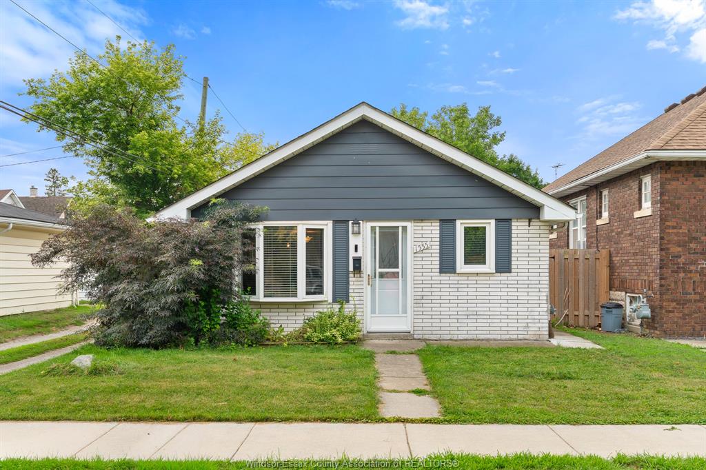 1555-adanac-avenue-windsor-ontario-26019584