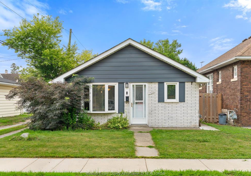 1555-adanac-avenue-windsor-ontario-26019584