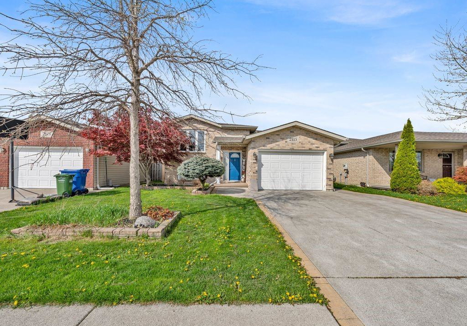 2115-everts-windsor-ontario-26019586