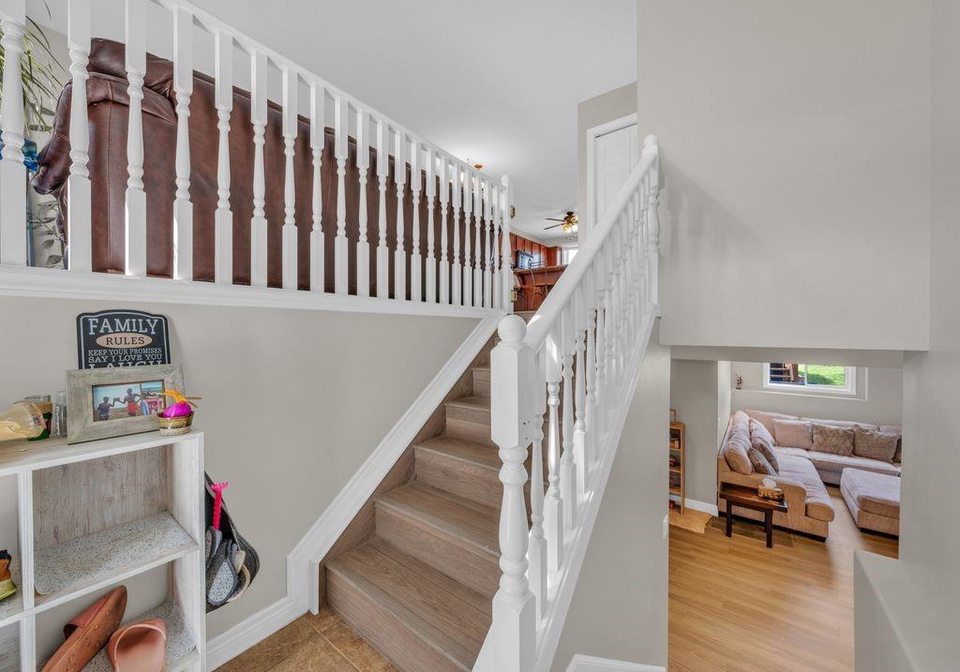 2115-everts-windsor-ontario-26019586