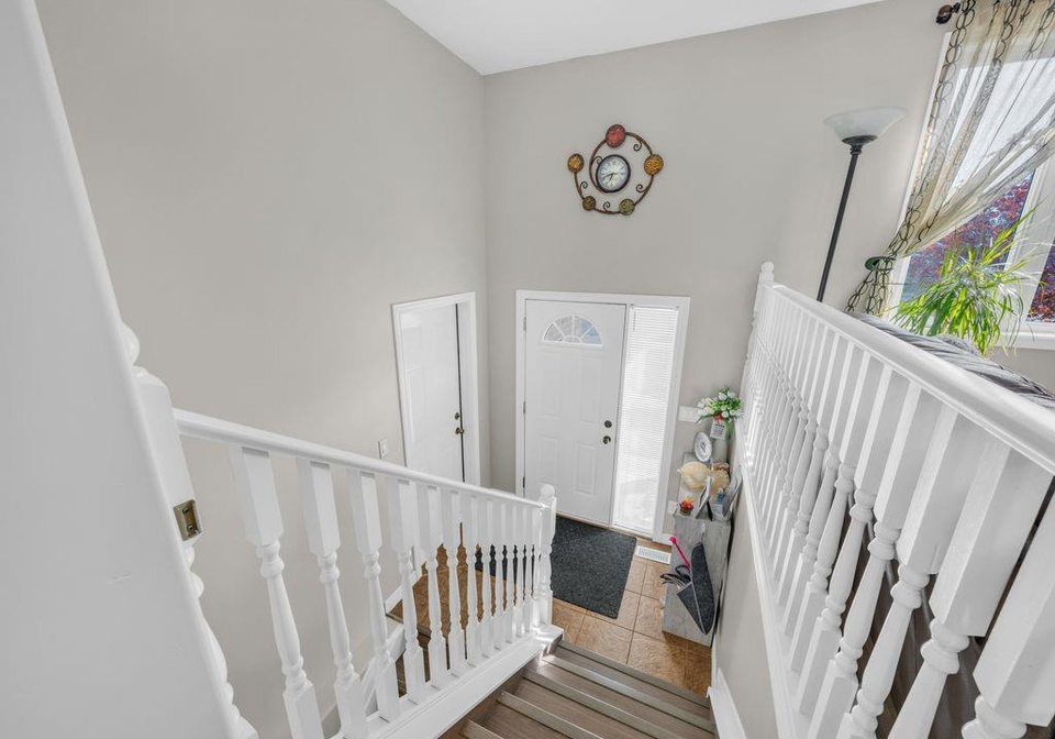 2115-everts-windsor-ontario-26019586