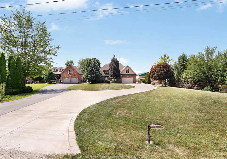 2116-front-road-north-amherstburg-ontario-26019595