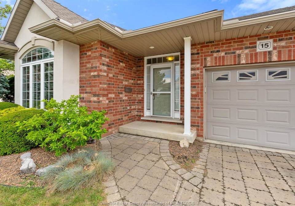 15-oakgrove-lane-chatham-ontario-26019598